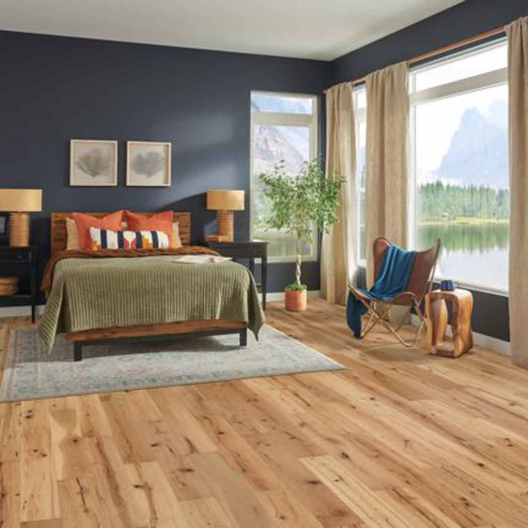 Hartco White Oak Engineered Hardwood Dutton Pass Natural HAREKNR63L27W room
