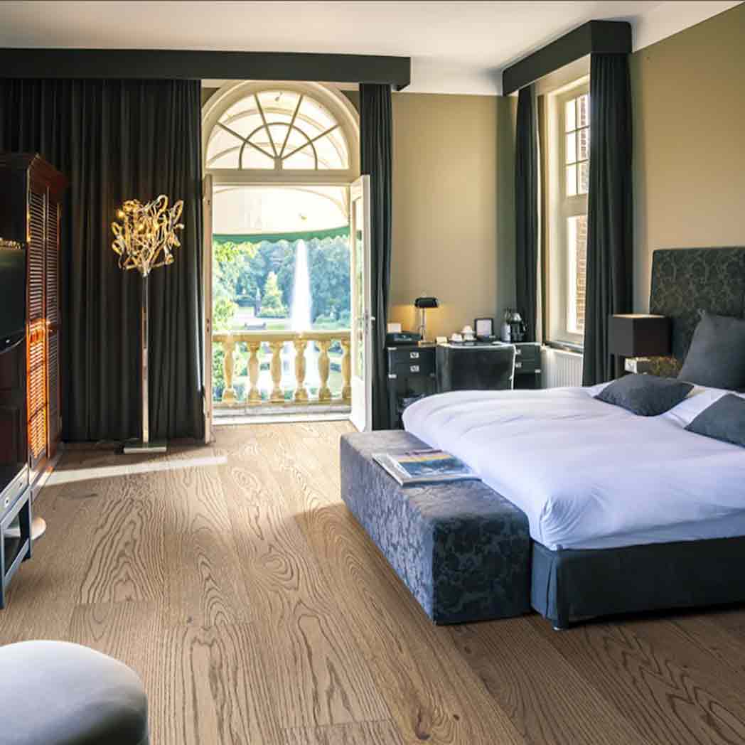 MSI Engineered Hardwood McCarran Clayborne VTWCLAYBORNE9X86 room
