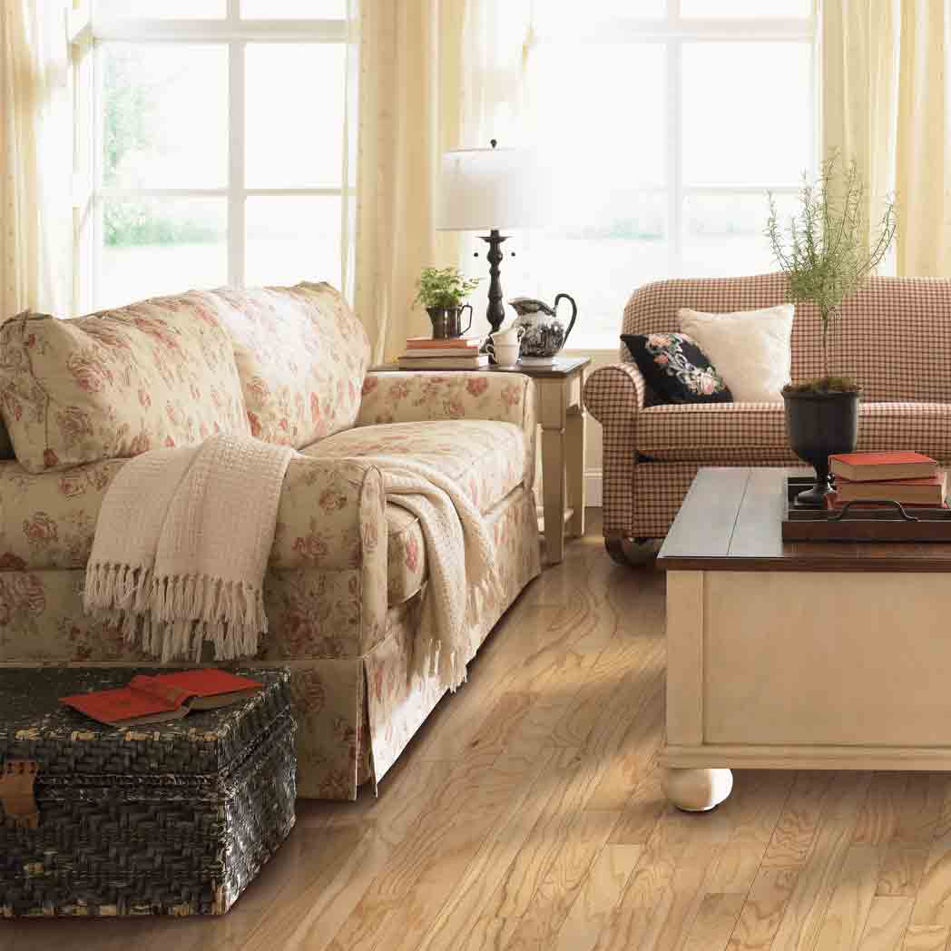 Mohawk Engineered Hardwood Woodmore 3 WEC33 Red Oak Natural 10 room