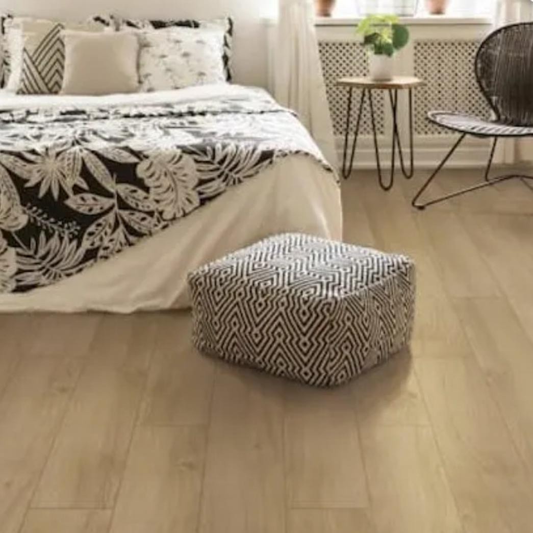 Nuvelle Laminate Timber Guard Collection Castle Rock TMG101 room