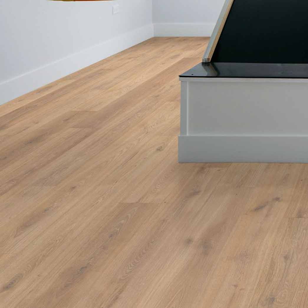 Shaw Laminate Oak Crest SL120 Pittsfield Greige 07746 room