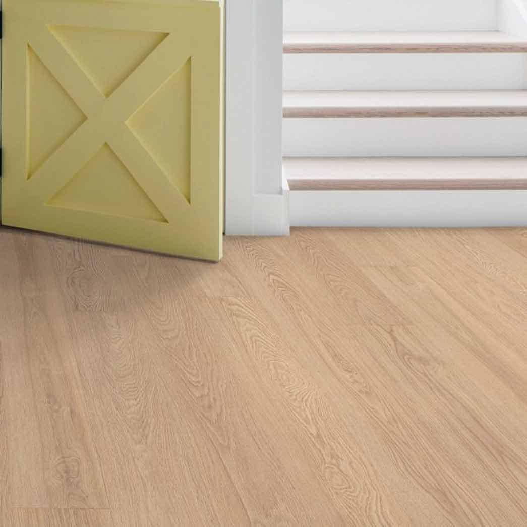 Shaw Laminate Oak Crest SL120 Woodmont Buff 02040 room