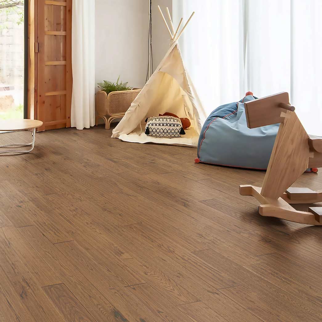 Terra Floors-Oakley-Branson-Chestnut Solid Oak Prefinished Handscraped Hardwood Flooring-Room-Scene