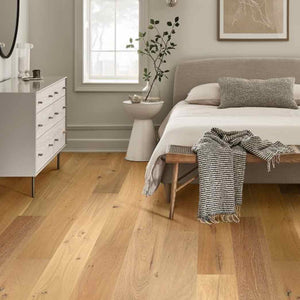ANDERSON-TUFTEX-NATURAL-TIMBERS-SMOOTH-AA827-THICKET-SMOOTH-17032-Room Scene 1