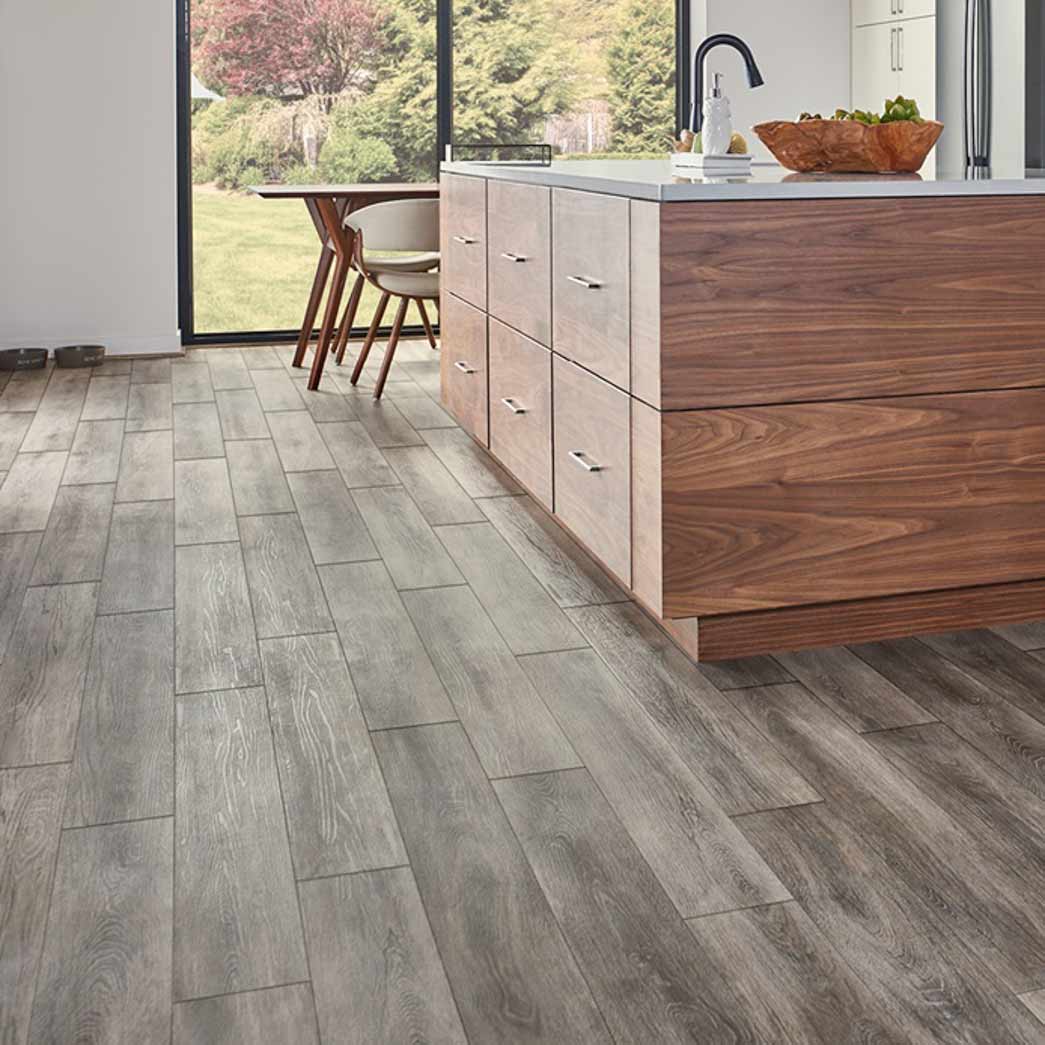 Mannington-Adura-Rigid-Plank-Margate-Oak-Waterfront-RPP051-(Room-Scene)