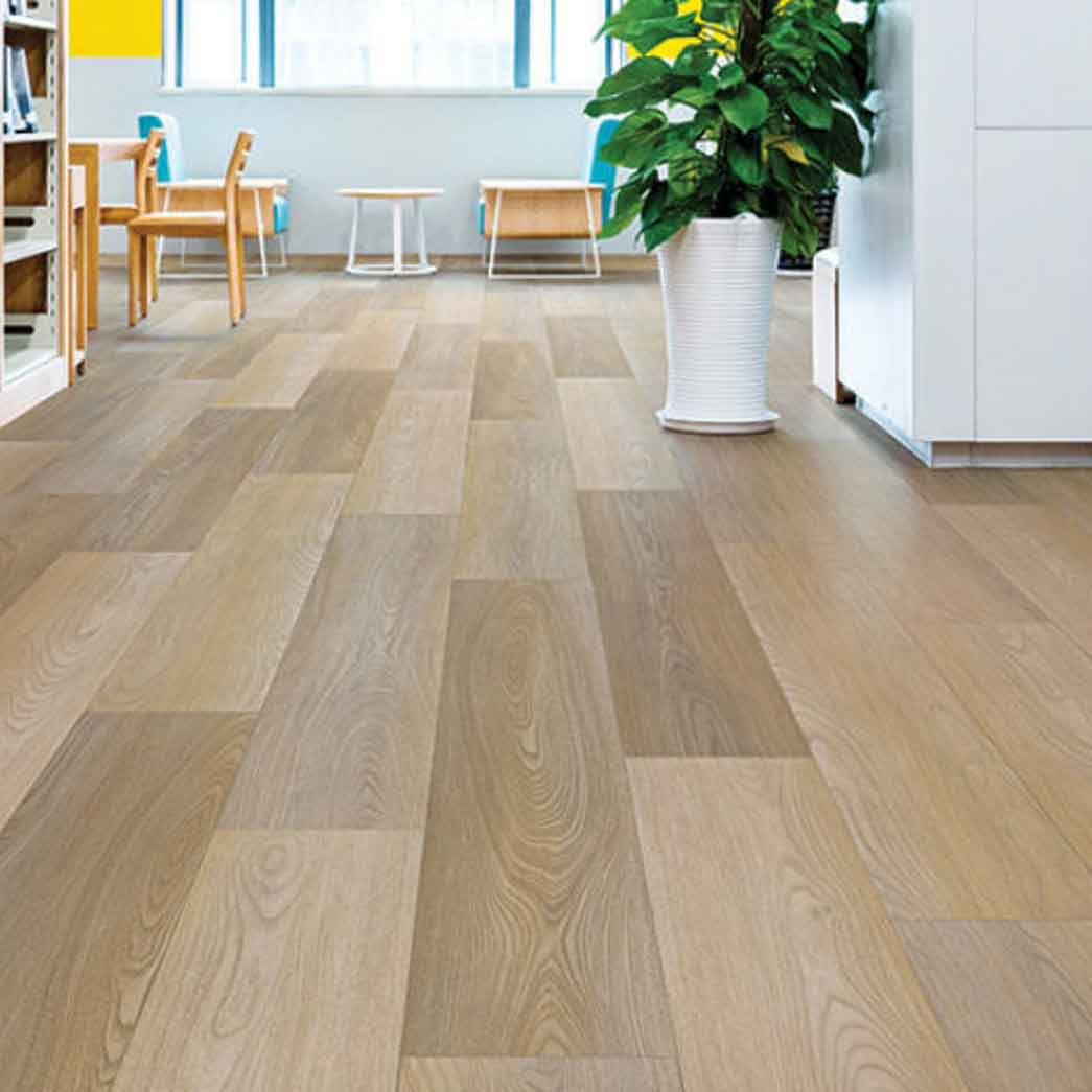 MetroFlor-Clean-Oak-DN529112-Sun-Bleached-room scene 1